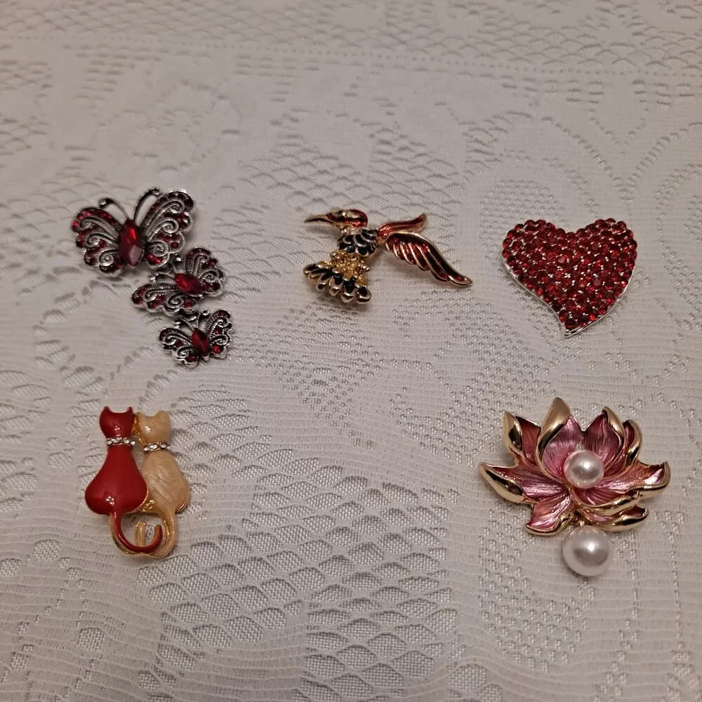 Pins Brooches Lot of 5 Cat Bird Lotus Heart Butterfly Costume Fashion Jewelry
